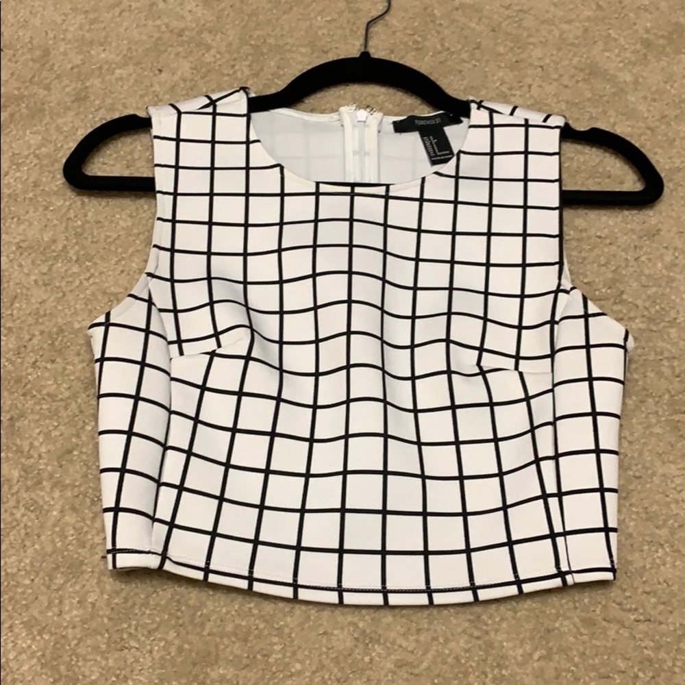 Dressy, right-fitted crop top